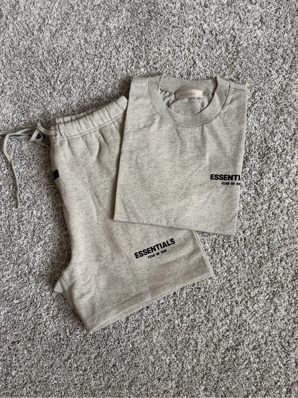 Essentials Men set Two pieces 🔥